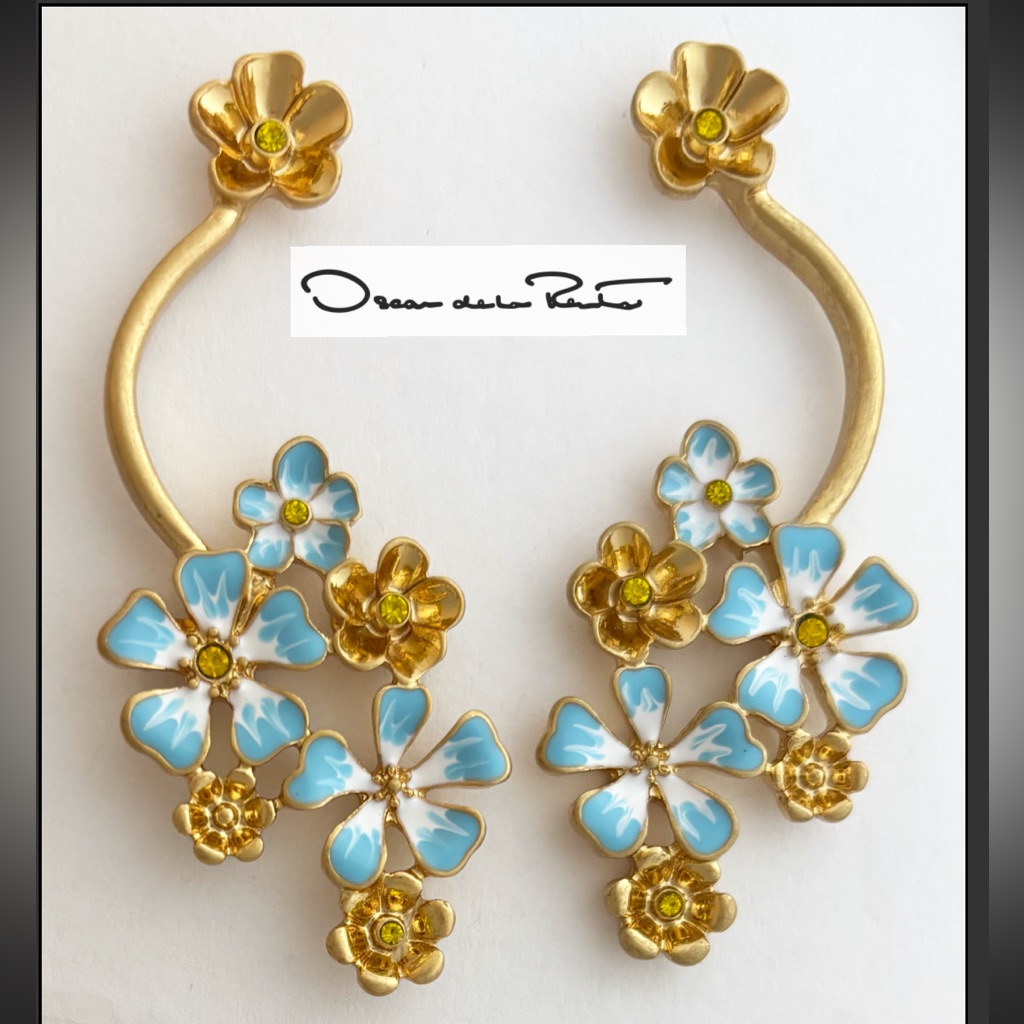 Oscar De La Renta Flower Cluster Earrings Blue Enamel Gold Post Earrings 165$